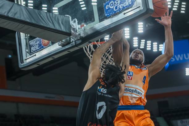 的表现与球 的表现与球