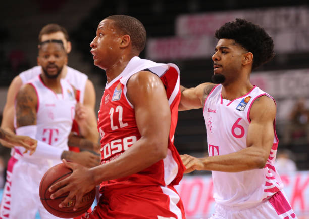 其阵容进行 其阵容进行